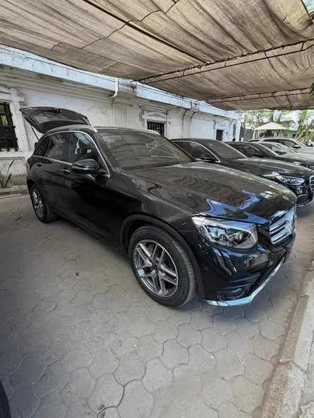 2021 Mercedes-Benz GLC250 photo 1